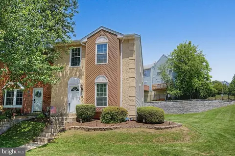 420 Cedarcrest Ln, Chichester, PA 19014