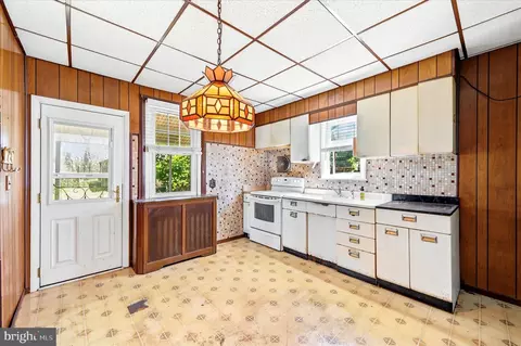 Kitchen - 112 Ardmore Ave, Darby, PA 19082 photo 1 of 2