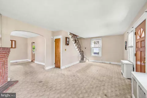 Living - 112 Ardmore Ave, Darby, PA 19082 photo 2 of 3