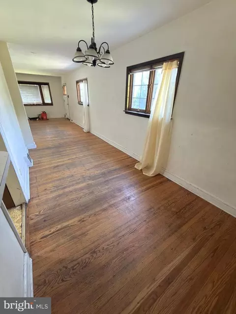 Entry Way - 103 Garrison Rd, Brookhaven, PA 19015 photo 2 of 4