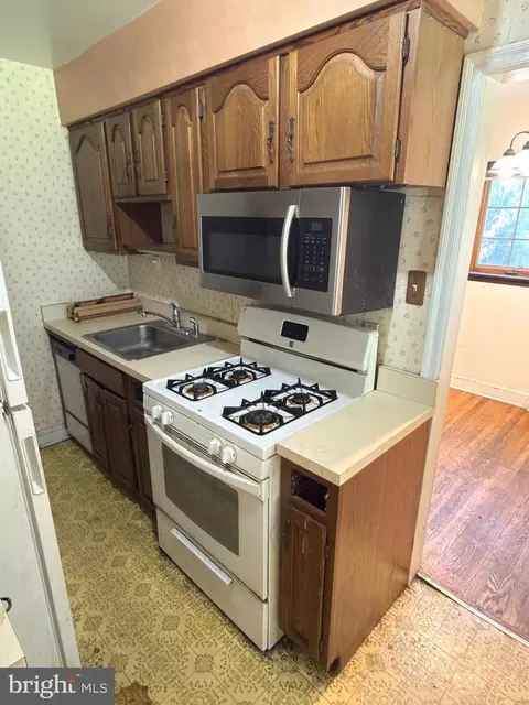 Kitchen - 103 Garrison Rd, Brookhaven, PA 19015 photo 2 of 3