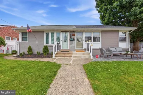 514 Edgewood Ave, Folsom, PA 19033