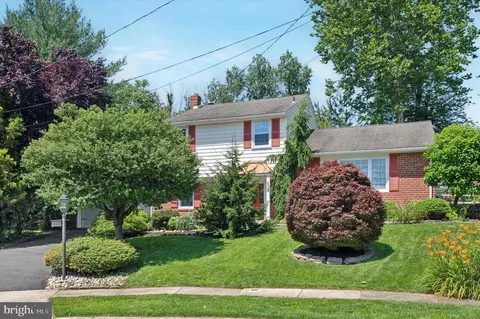 4946 James Pl, Brookhaven, PA 19015
