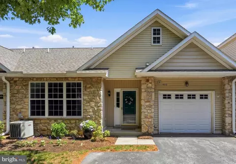 1493 Country Club Dr, Springfield, PA 19064
