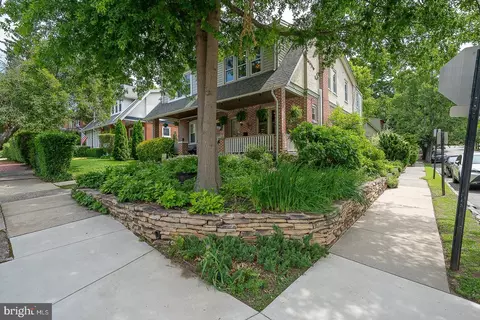 323 S Olive St, Media, PA 19063