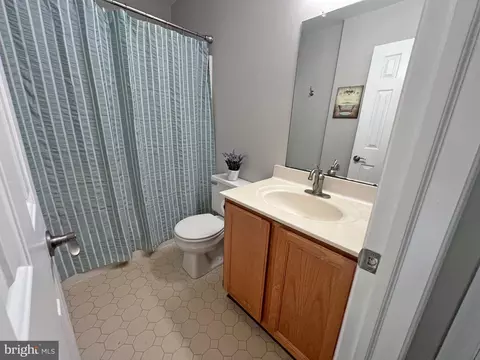 Bath - 4206 Upland Dr, Boothwyn, PA 19061 photo 3 of 3