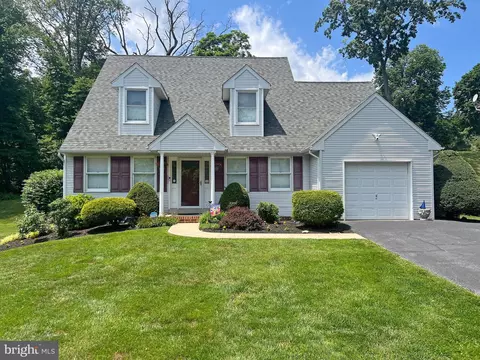 4206 Upland Dr, Boothwyn, PA 19061