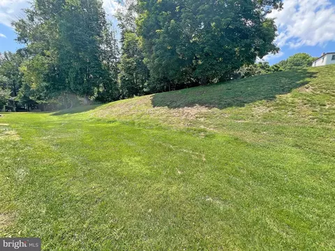 Exterior - 4206 Upland Dr, Boothwyn, PA 19061 photo 14 of 16