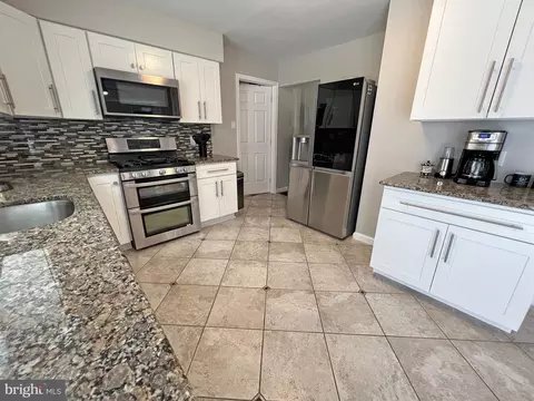 Kitchen - 4206 Upland Dr, Boothwyn, PA 19061 photo 2 of 4