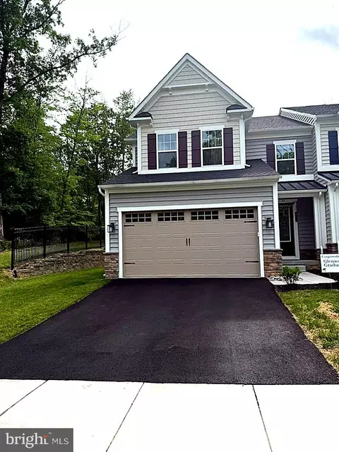 411 W Ponds Edge Dr, Media, PA 19063