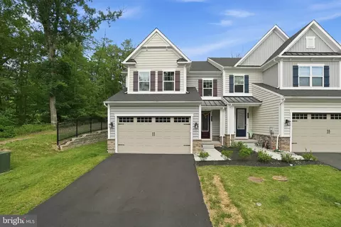 411 W Ponds Edge Dr, Media, PA 19063