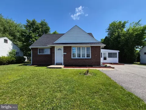 3773 Bridgewater Rd, Brookhaven, PA 19015