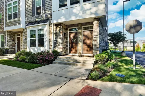 202 Charles Ellis Dr, Newtown Square, PA 19073