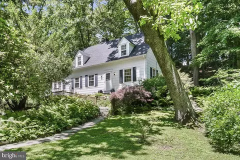 890 Paxon Hollow Rd, Media, PA 19063
