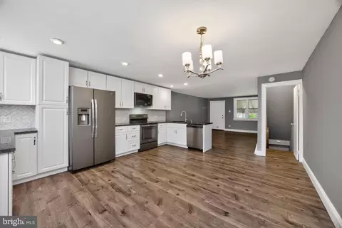 317 Westbrook Dr, Clifton Heights, PA 19018