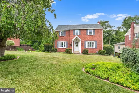 321 Holt Ln, Springfield, PA 19064