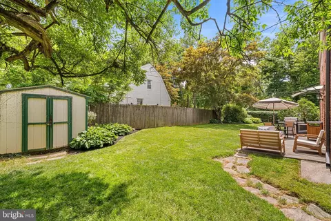 Exterior - 411 Sugartown Rd, Wayne, PA 19087 photo 7 of 8
