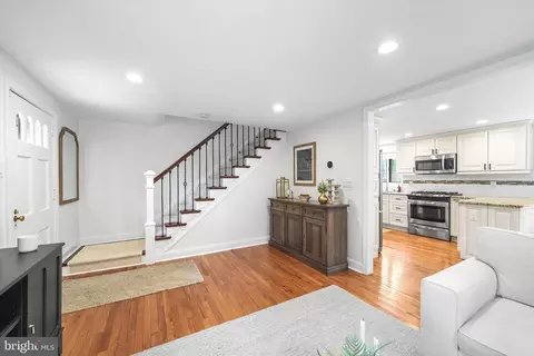 Entry Way - 411 Sugartown Rd, Wayne, PA 19087 photo 2 of 7