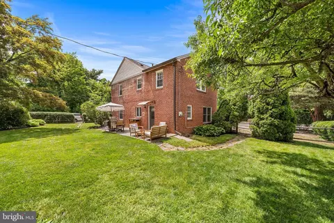 Exterior - 411 Sugartown Rd, Wayne, PA 19087 photo 8 of 8