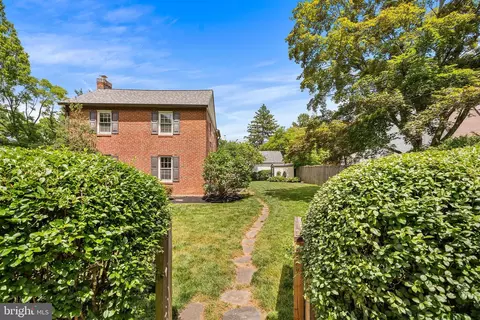 Exterior - 411 Sugartown Rd, Wayne, PA 19087 photo 4 of 8