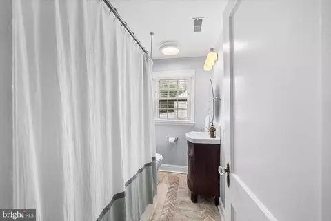 Entry Way - 411 Sugartown Rd, Wayne, PA 19087 photo 7 of 7