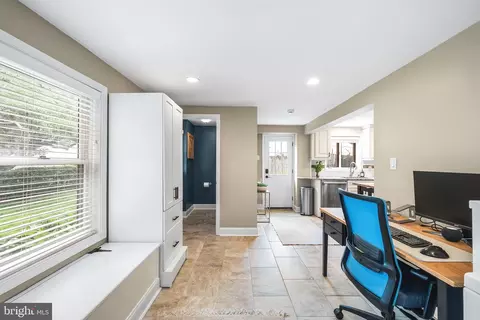 Entry Way - 411 Sugartown Rd, Wayne, PA 19087 photo 5 of 7
