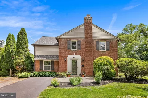 411 Sugartown Rd, Wayne, PA 19087