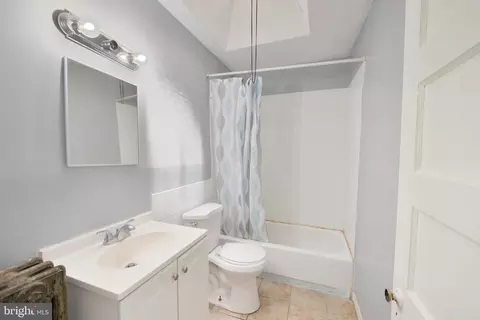 Entry Way - 7023 Clover Ln, Upper Darby, PA 19082 photo 5 of 5