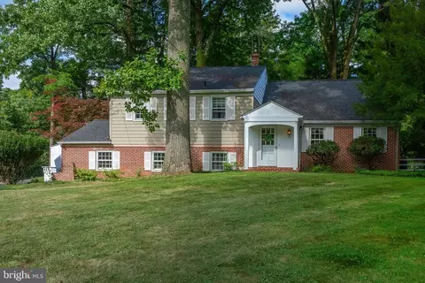 302 Earles Ln, Newtown Square, PA 19073