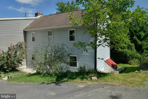 7 Helluva Hill Ln, Glen Mills, PA 19342