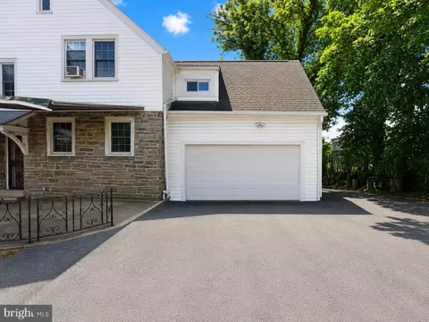 Exterior - 3 E Providence Rd, Lansdowne, PA 19050 photo 3 of 4