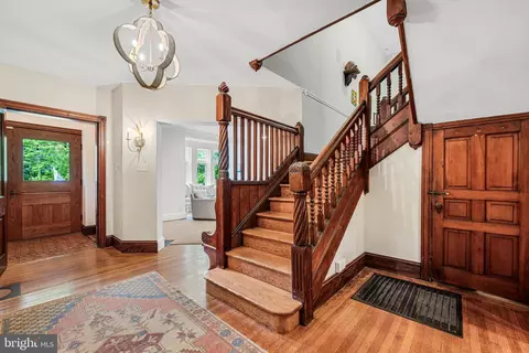 Entry Way - 118 Walnut Ave, Wayne, PA 19087 photo 1 of 5