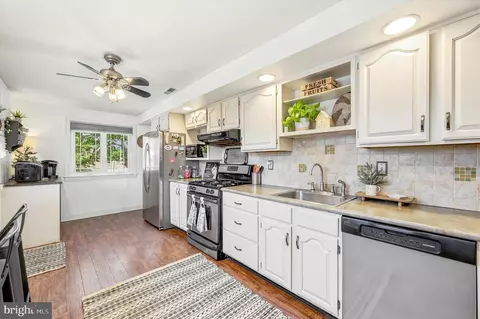 Kitchen - 316 E Thomson Ave, Springfield, PA 19064 photo 2 of 2