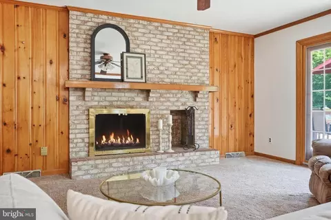 Living - 2437 W Colonial Dr, Upper Chichester, PA 19061 photo 6 of 11