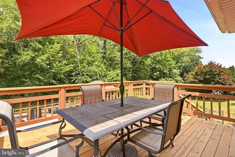Exterior - 2437 W Colonial Dr, Upper Chichester, PA 19061 photo 19 of 25
