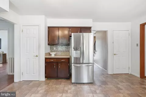 Entry Way - 2437 W Colonial Dr, Upper Chichester, PA 19061 photo 4 of 4