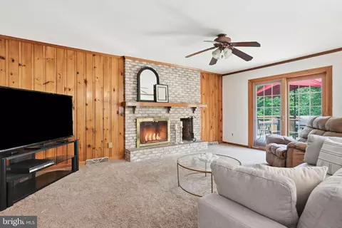 Living - 2437 W Colonial Dr, Upper Chichester, PA 19061 photo 4 of 11