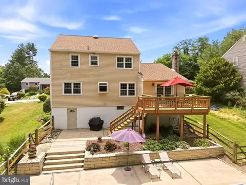 Exterior - 2437 W Colonial Dr, Upper Chichester, PA 19061 photo 24 of 25