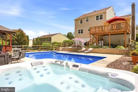 Exterior - 2437 W Colonial Dr, Upper Chichester, PA 19061 photo 13 of 25