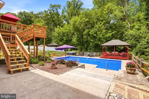 Exterior - 2437 W Colonial Dr, Upper Chichester, PA 19061 photo 7 of 25