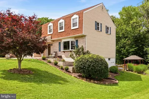 Exterior - 2437 W Colonial Dr, Upper Chichester, PA 19061 photo 2 of 25