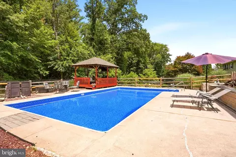 Exterior - 2437 W Colonial Dr, Upper Chichester, PA 19061 photo 17 of 25