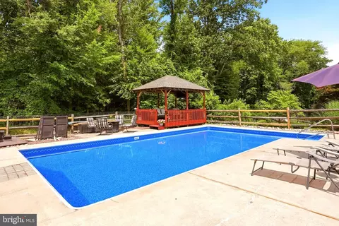 Exterior - 2437 W Colonial Dr, Upper Chichester, PA 19061 photo 15 of 25