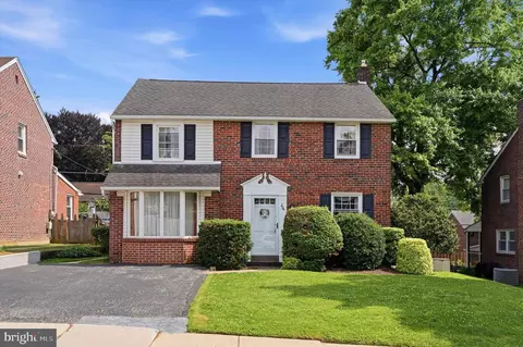 204 Flintlock Rd, Drexel Hill, PA 19026