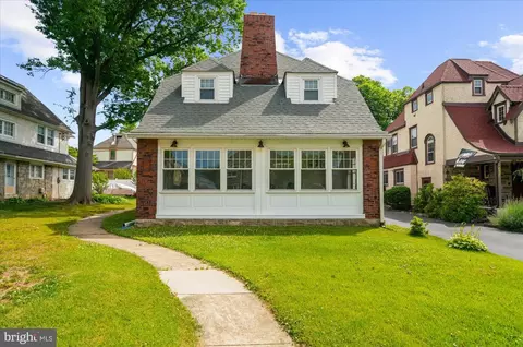 1041 Blythe Ave, Drexel Hill, PA 19026
