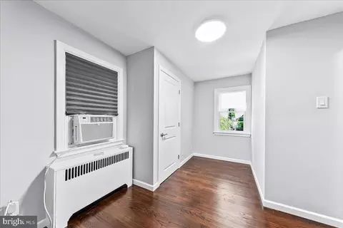 Entry Way - 2323 Franklin Ave, Secane, PA 19018 photo 4 of 4