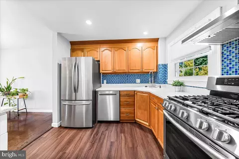 Kitchen - 2323 Franklin Ave, Secane, PA 19018 photo 3 of 3