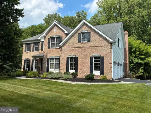 5 Nathaniel Ct, Glen Mills, PA 19342
