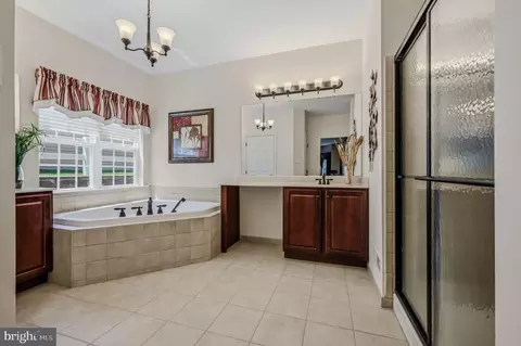 Bath - 10 Irwin Dr, Ogden, PA 19061 photo 1 of 2