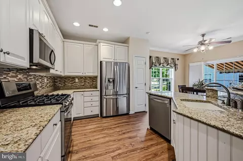 Kitchen - 10 Irwin Dr, Ogden, PA 19061 photo 3 of 3